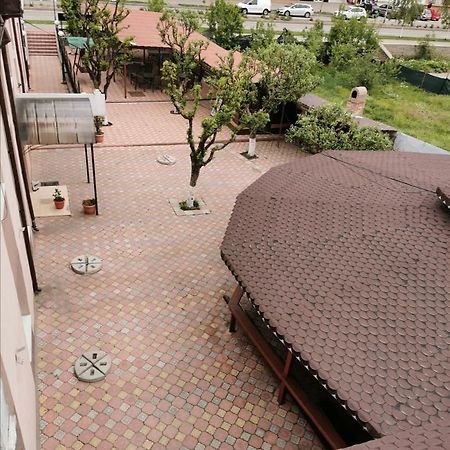 Habibi Aparthotel Pascani ภายนอก รูปภาพ